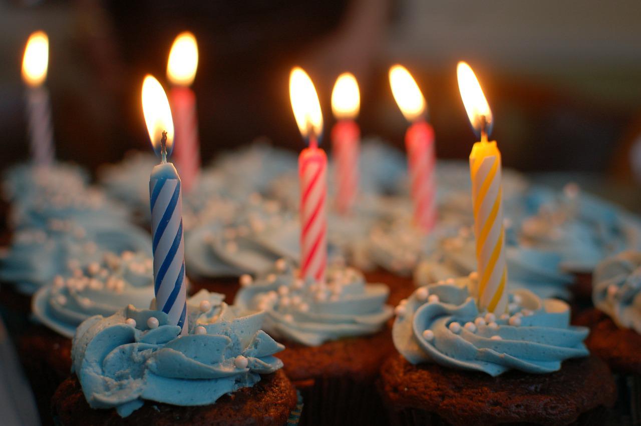 happy birthday, cupcakes, candles-380178.jpg